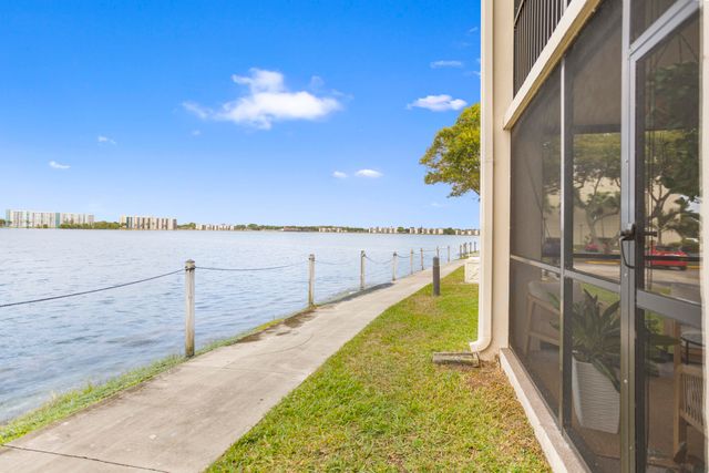 118 Lake Emerald Drive 110, Oakland Park, FL 33309
