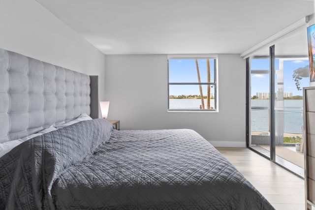 118 Lake Emerald Drive 110, Oakland Park, FL 33309