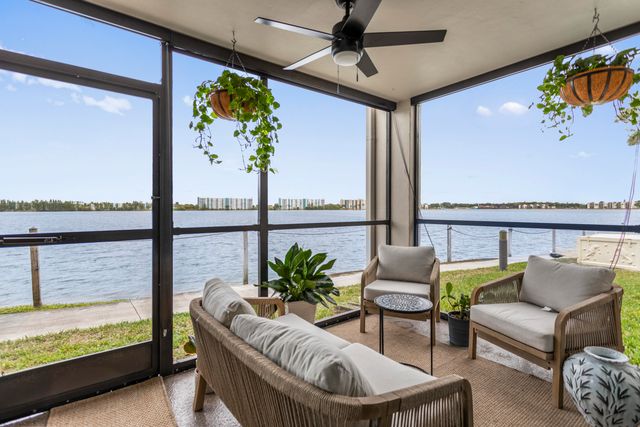 118 Lake Emerald Drive 110, Oakland Park, FL 33309