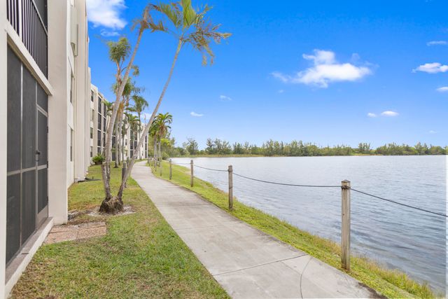 118 Lake Emerald Drive 110, Oakland Park, FL 33309