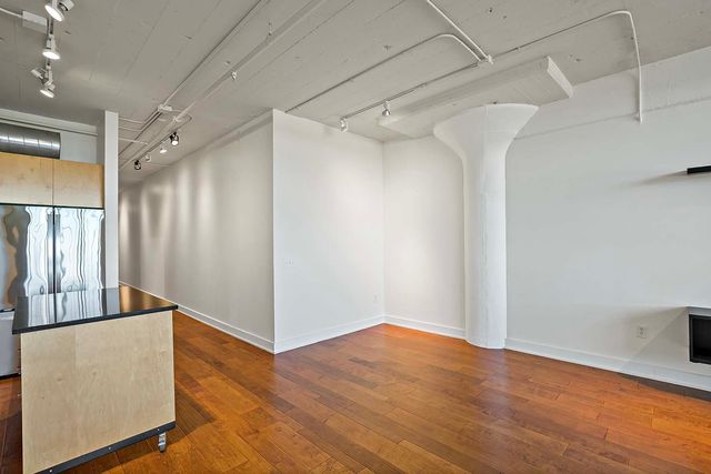 2929 Chicago Avenue 1003, Minneapolis, MN 55407