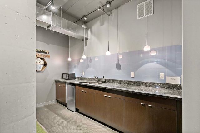 2929 Chicago Avenue 1003, Minneapolis, MN 55407