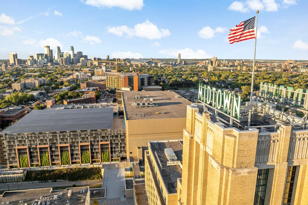 2929 Chicago Avenue 1003, Minneapolis, MN 55407