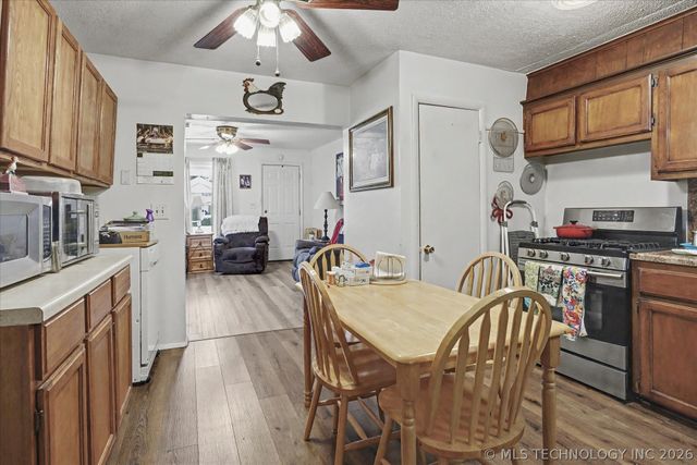 121 W Cleveland Avenue, Sapulpa, OK 74066