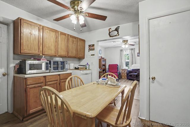 121 W Cleveland Avenue, Sapulpa, OK 74066