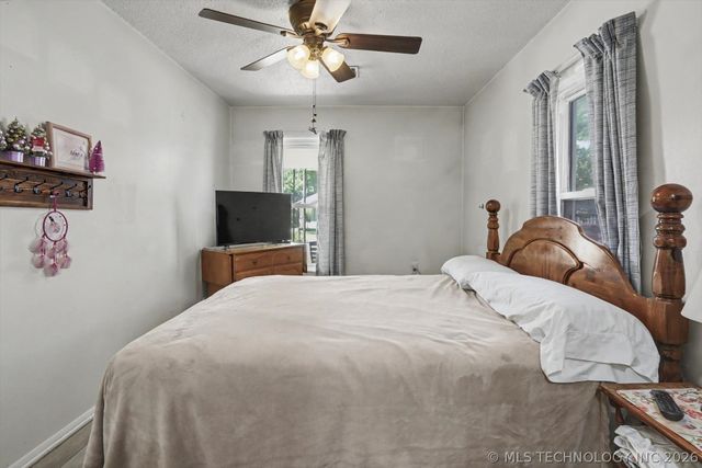 121 W Cleveland Avenue, Sapulpa, OK 74066