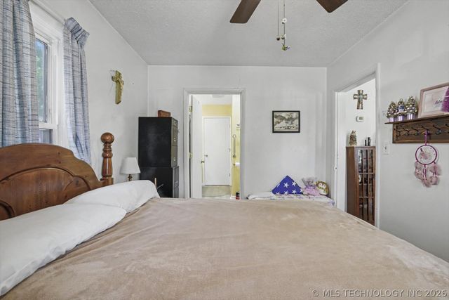 121 W Cleveland Avenue, Sapulpa, OK 74066