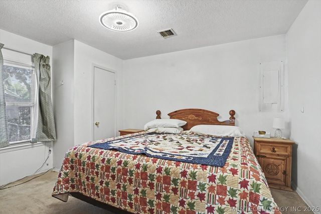 121 W Cleveland Avenue, Sapulpa, OK 74066