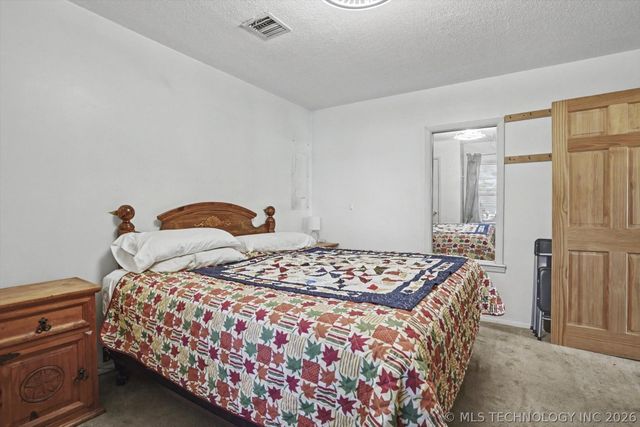 121 W Cleveland Avenue, Sapulpa, OK 74066