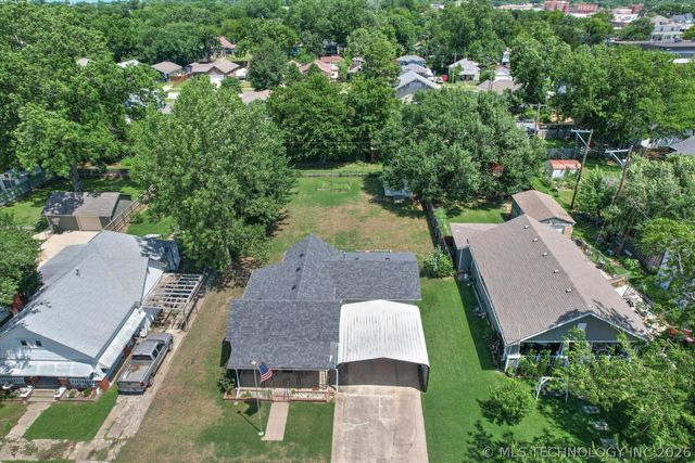 121 W Cleveland Avenue, Sapulpa, OK 74066
