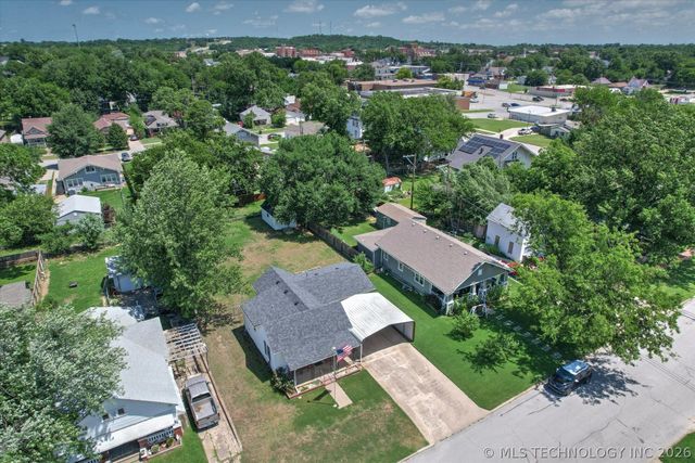 121 W Cleveland Avenue, Sapulpa, OK 74066