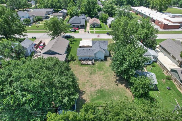 121 W Cleveland Avenue, Sapulpa, OK 74066