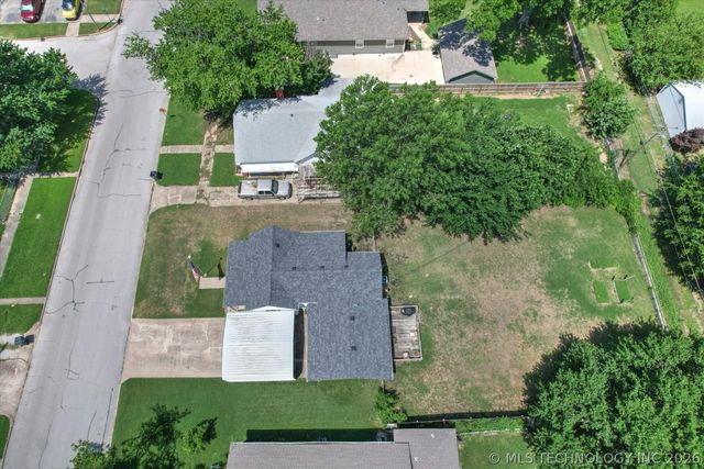 121 W Cleveland Avenue, Sapulpa, OK 74066
