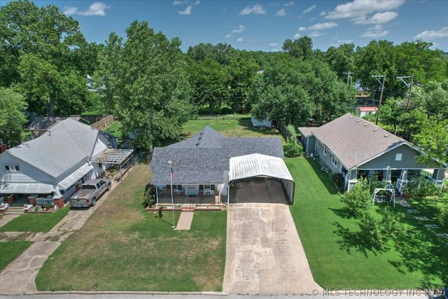 121 W Cleveland Avenue, Sapulpa, OK 74066