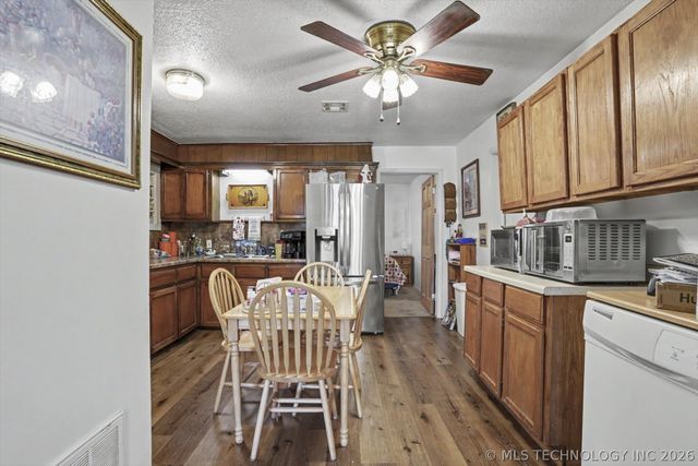 121 W Cleveland Avenue, Sapulpa, OK 74066
