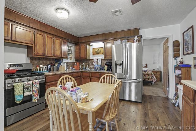 121 W Cleveland Avenue, Sapulpa, OK 74066