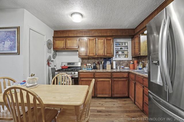 121 W Cleveland Avenue, Sapulpa, OK 74066