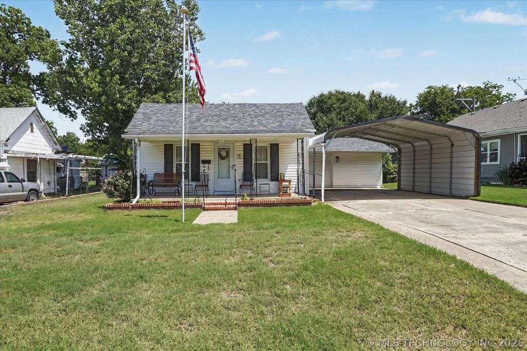 121 W Cleveland Avenue, Sapulpa, OK 74066