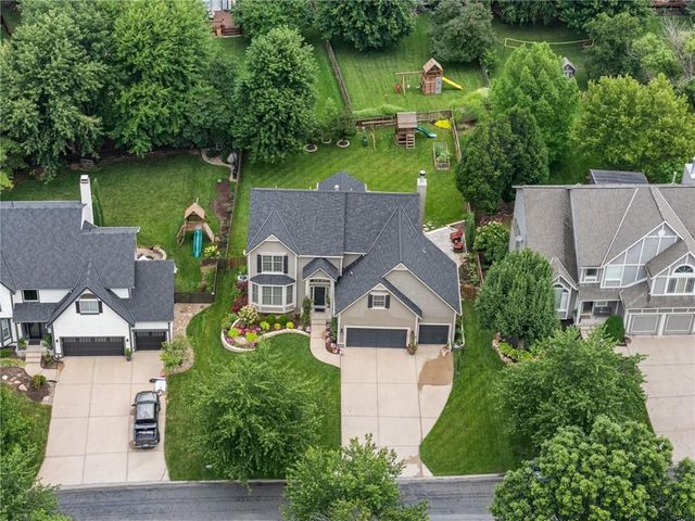 8112 W 145th Street, Overland Park, KS 66223