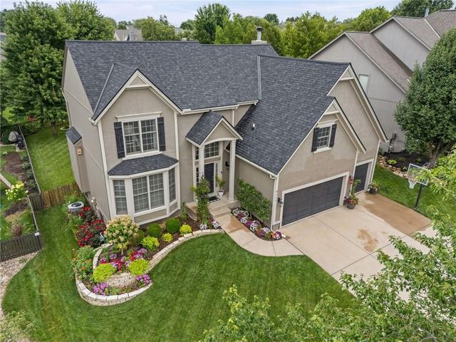 8112 W 145th Street, Overland Park, KS 66223
