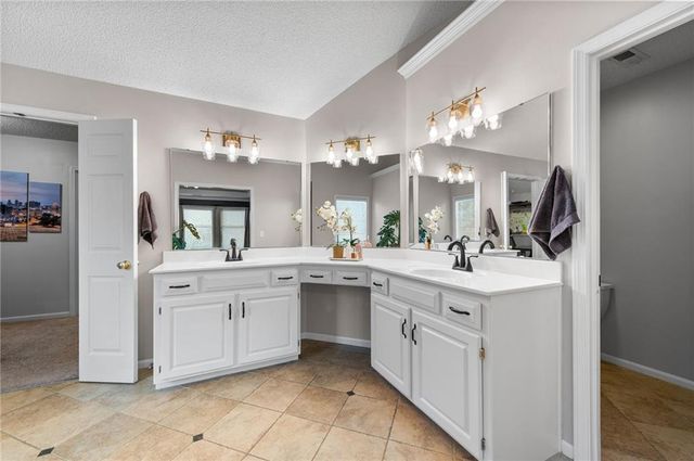 8112 W 145th Street, Overland Park, KS 66223