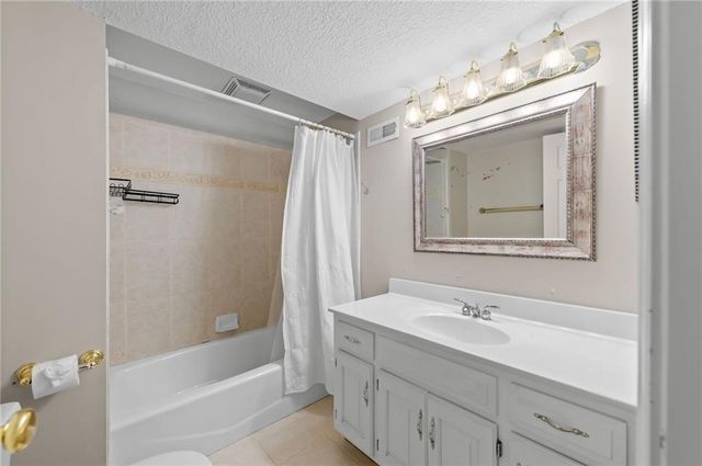 8112 W 145th Street, Overland Park, KS 66223