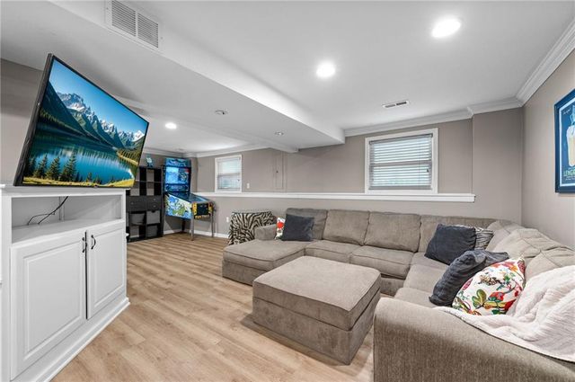 8112 W 145th Street, Overland Park, KS 66223