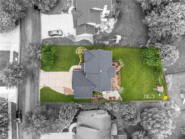 8112 W 145th Street, Overland Park, KS 66223