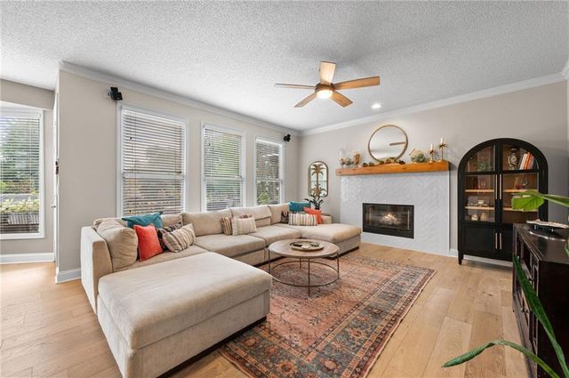 8112 W 145th Street, Overland Park, KS 66223