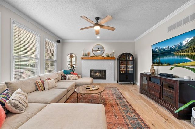 8112 W 145th Street, Overland Park, KS 66223