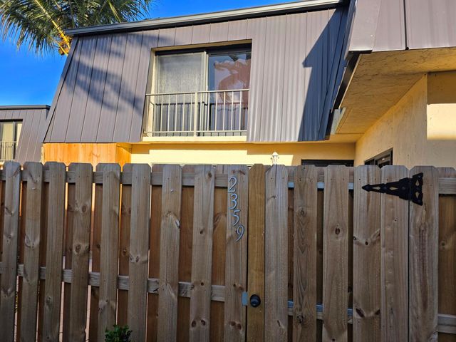 2359 Waterside Drive, Lake Worth, FL 33461
