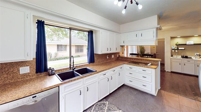 3819 Brook Shadow Drive, Kingwood, TX 77345