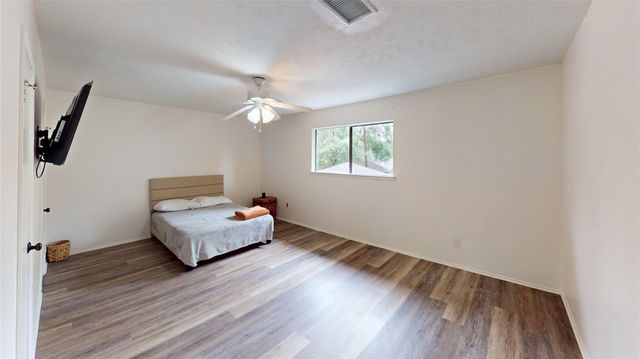 3819 Brook Shadow Drive, Kingwood, TX 77345
