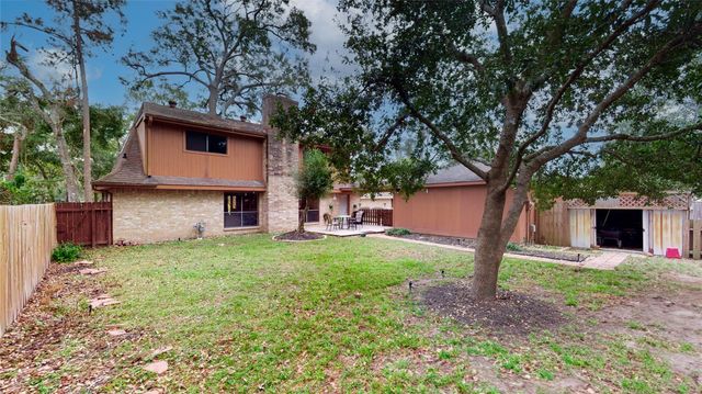 3819 Brook Shadow Drive, Kingwood, TX 77345