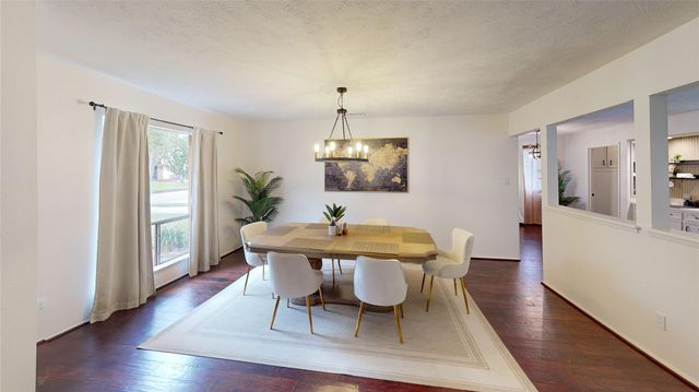 3819 Brook Shadow Drive, Kingwood, TX 77345