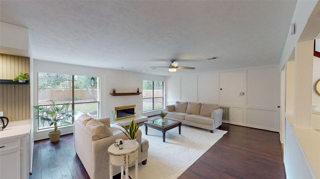 3819 Brook Shadow Drive, Kingwood, TX 77345