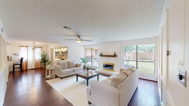 3819 Brook Shadow Drive, Kingwood, TX 77345