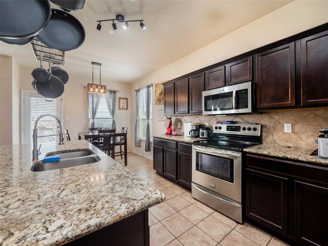 1400 Gigante DR, Killeen, TX 76543