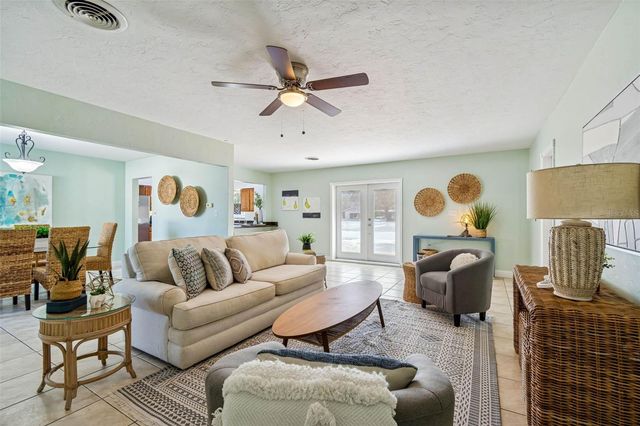 6041 5TH AVENUE N, St Petersburg, FL 33710