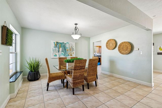 6041 5TH AVENUE N, St Petersburg, FL 33710