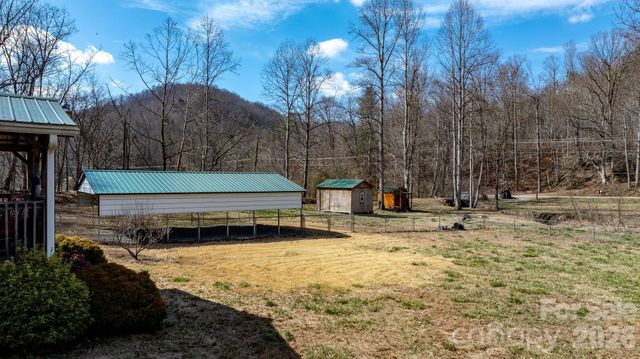 1922 Zacks Fork Road, Lenoir, NC 28645