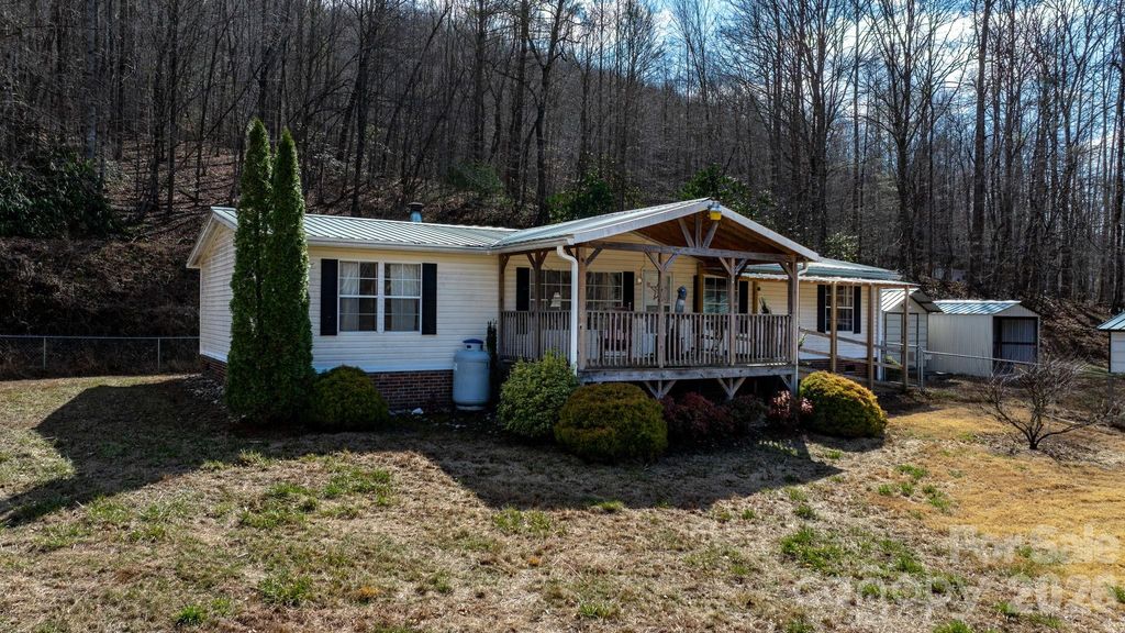 1922 Zacks Fork Road, Lenoir, NC 28645