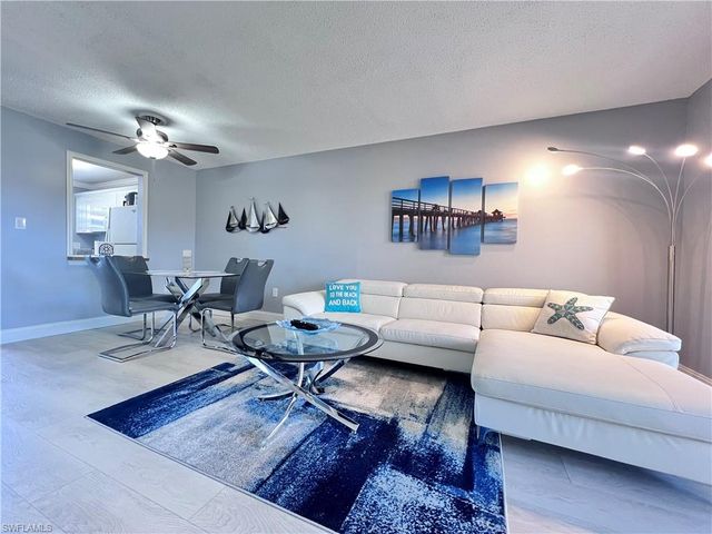 400 Forest Lakes BLVD 310, Naples, FL 34105