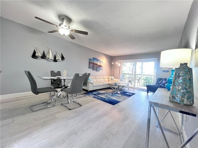 400 Forest Lakes BLVD 310, Naples, FL 34105