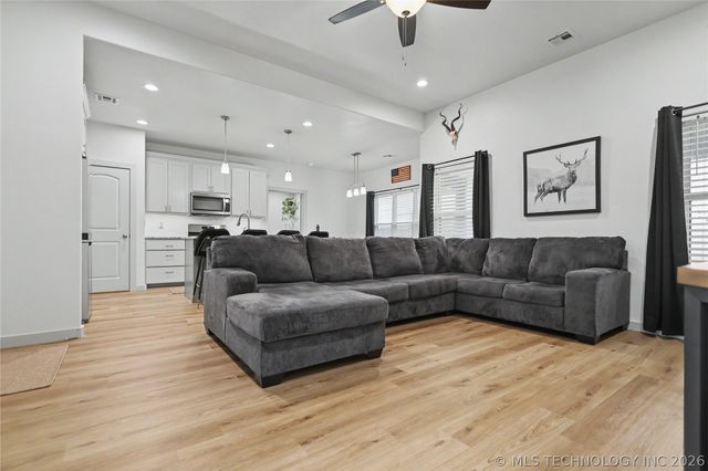 25082 S 519 Road, Park Hill, OK 74451