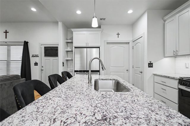 25082 S 519 Road, Park Hill, OK 74451