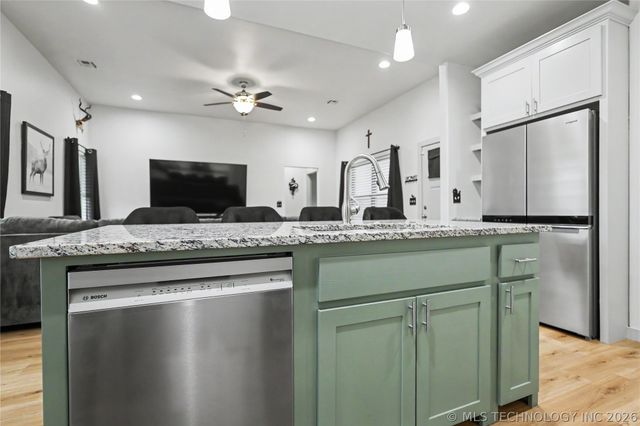 25082 S 519 Road, Park Hill, OK 74451
