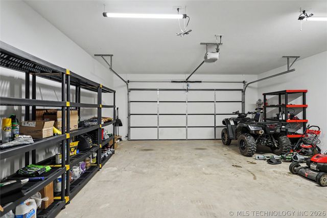 25082 S 519 Road, Park Hill, OK 74451