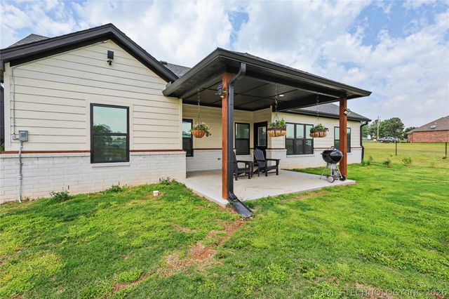 25082 S 519 Road, Park Hill, OK 74451