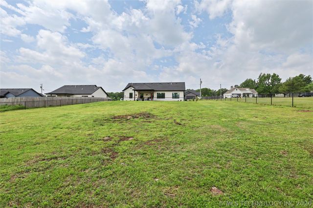 25082 S 519 Road, Park Hill, OK 74451